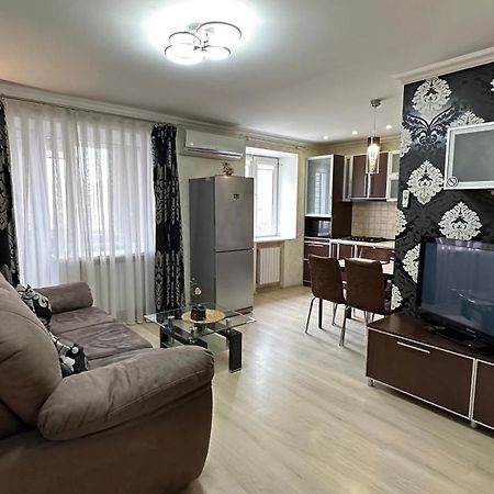 Apartment On Nauki Avenue 102 Dnipro Exterior foto